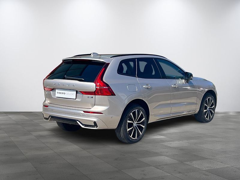 Volvo XC60 Plus B5 AWD 360, ACC,BLIS - fotka 3 z 22