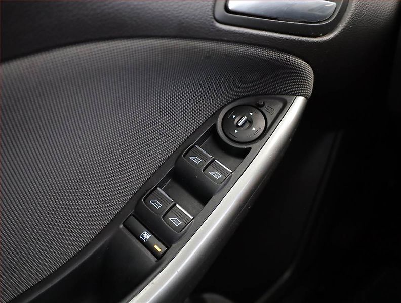 Ford Focus (2011) 1.6 TDCi, nová STK, Tažné - fotka 14 z 16