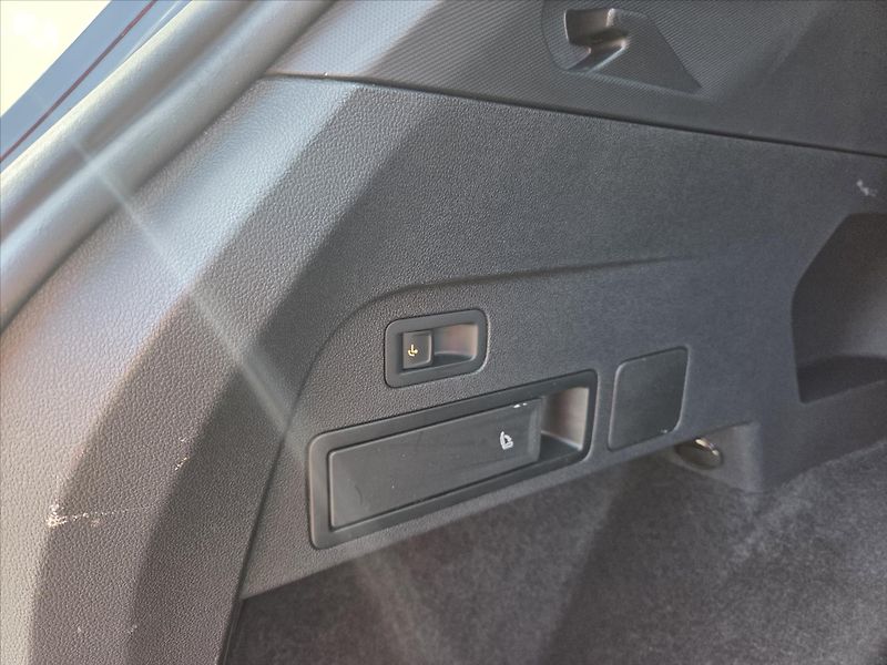 Seat Tarraco 2,0 TDi DSG Style Tažné z. 1.m - fotka 14 z 27
