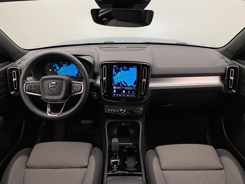 Volvo XC40 B4 DARK PLUS AUT  - fotka 2 z 56
