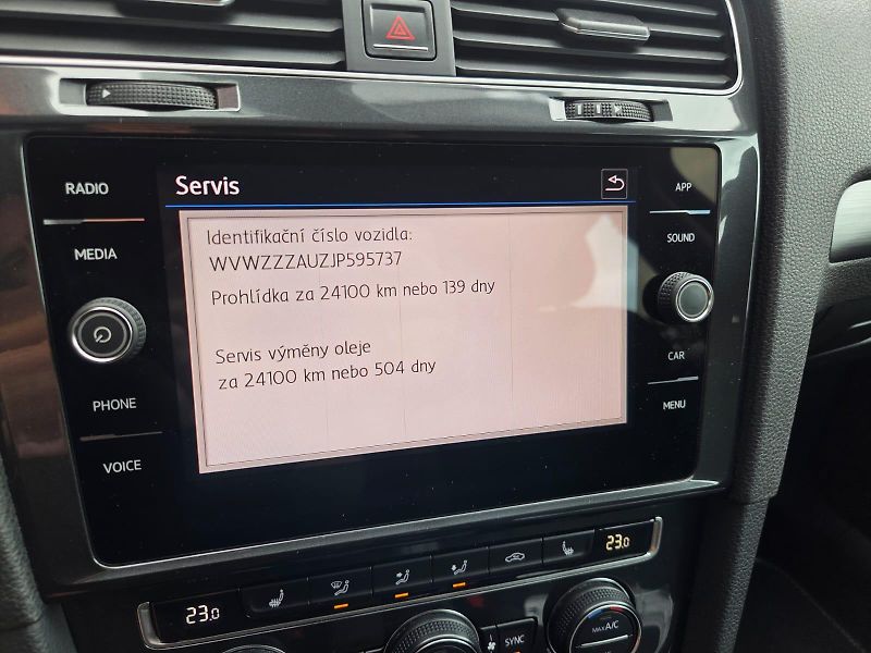 Volkswagen Golf (2018) 1.5 TSI BLUEMOTION - fotka 9 z 10