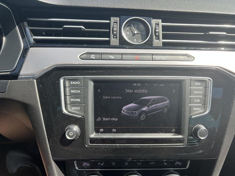 Volkswagen Passat (2014) 2,0TDI, Highline, DSG, STK3/28 - fotka 9 z 15