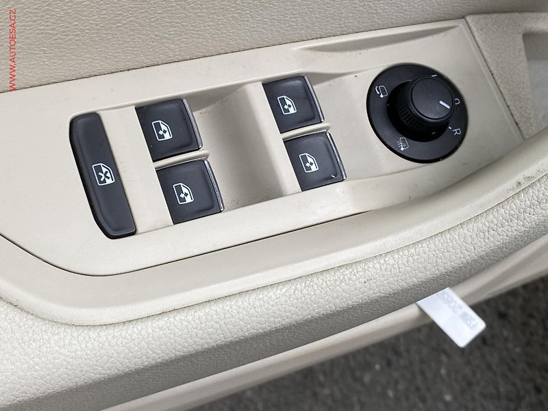 Škoda Superb (2016) 2.0TDi, L&K, DSG, panor - fotka 12 z 20