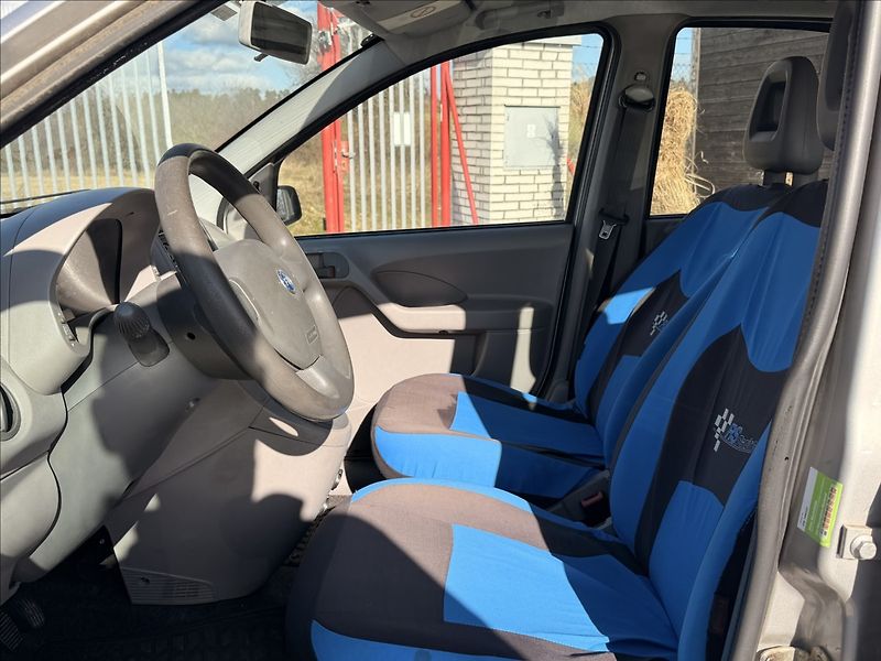 Fiat Panda 1,2 i 4X4 - fotka 9 z 18