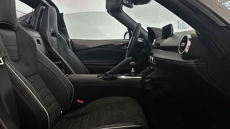 Mazda MX-5 (2026) 1.5 G132 Homura RF PEVNÁ STŘ. - fotka 12 z 21