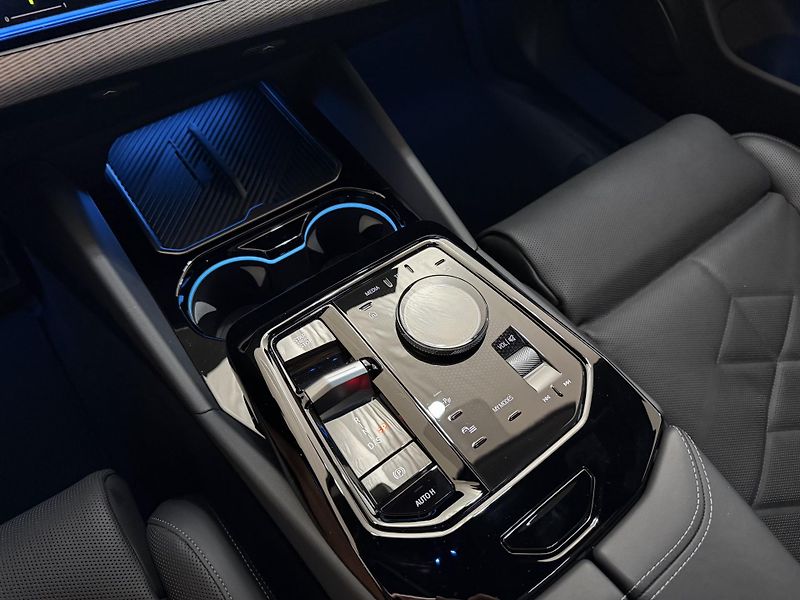 BMW Řada 5 BMW 540d xDrive M-Sport,tažné  - fotka 31 z 48