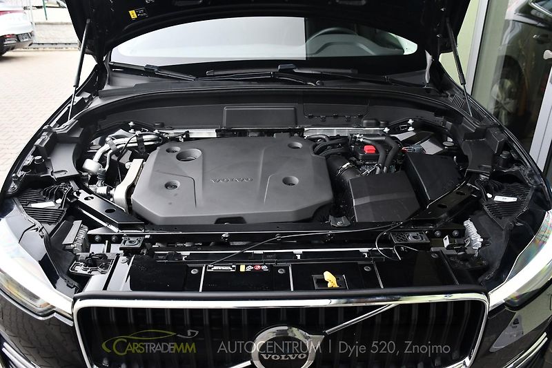 Volvo XC60 B4 AWD mHEV - fotka 42 z 44