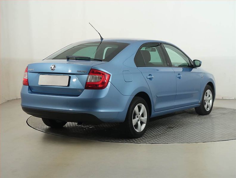 Škoda Rapid (2012) Ambition 1.2 TSI, Serv.kniha - fotka 5 z 13