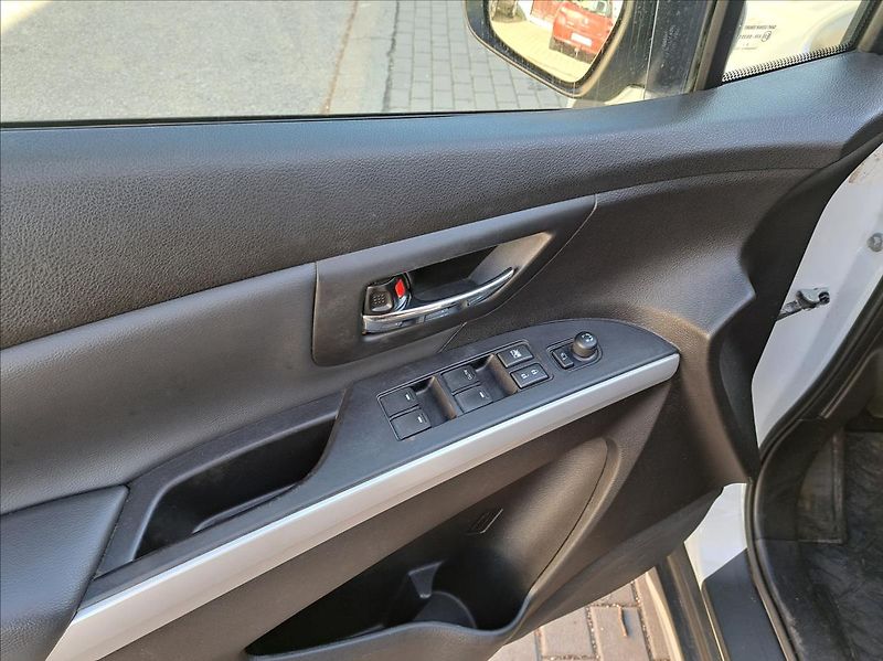 Suzuki SX4 S-Cross 1,6 DDiS - fotka 22 z 58