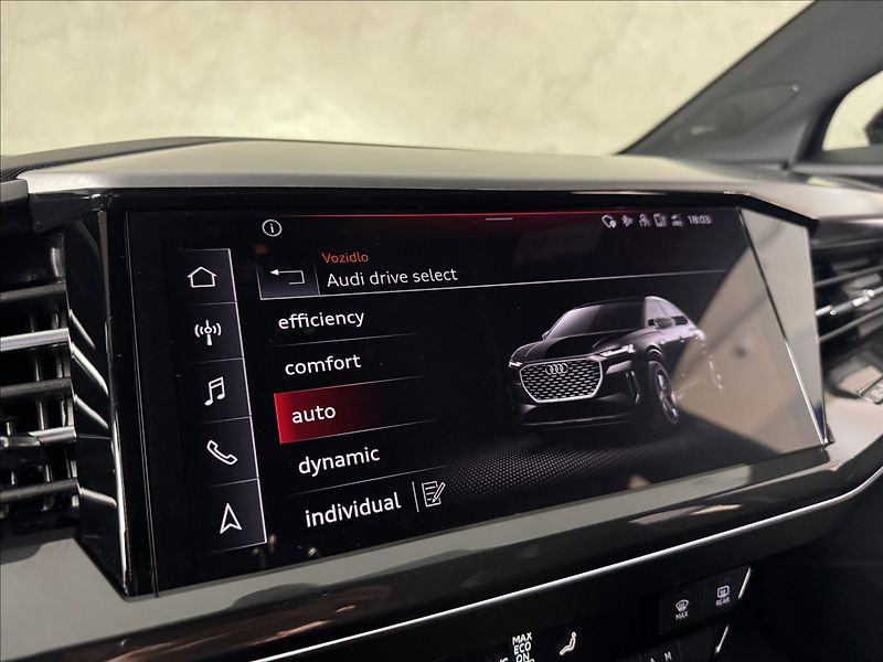 Audi Q4 e-tron Sportback S-Line LED Kamera - fotka 28 z 49