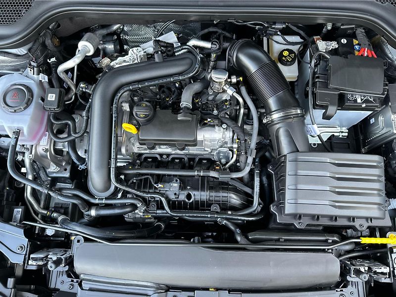 Škoda Kamiq 1,0 TSI / 85 kW Top Selection - fotka 23 z 23