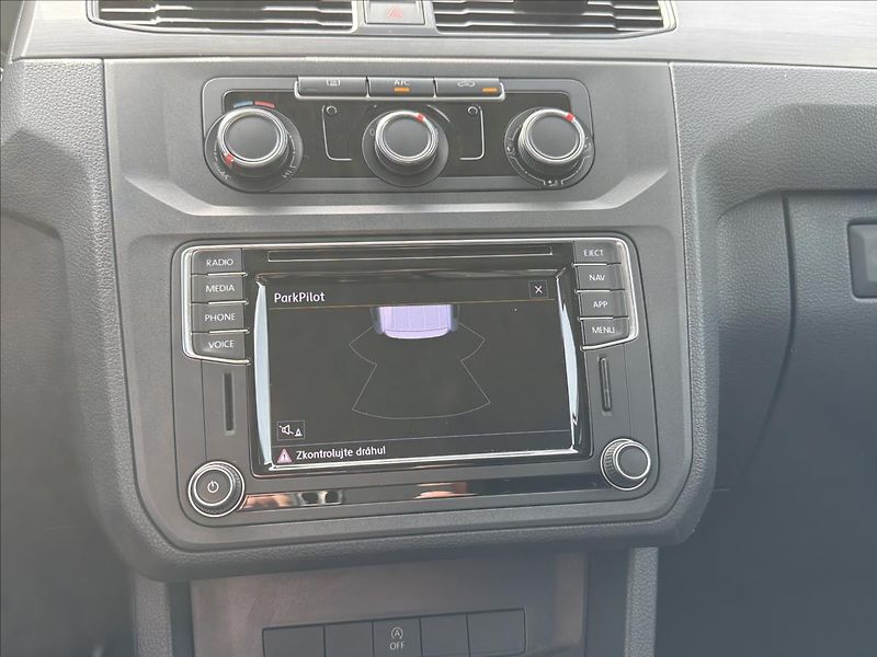 Volkswagen Caddy 1,4 TSI 96 kW DSG STYLE - fotka 21 z 26