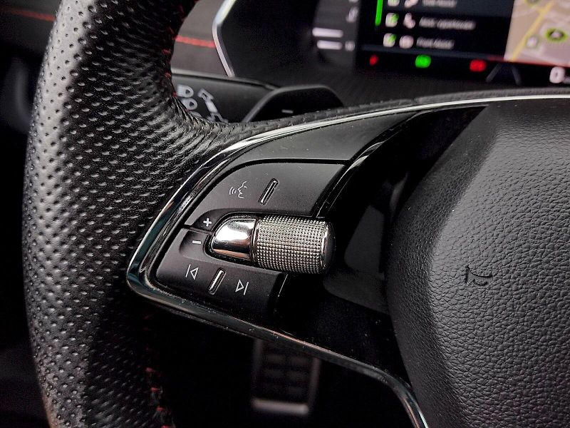 Škoda Octavia (2023) Combi RS 2,0 Tdi 147 Kw 4x4 DS - fotka 31 z 38