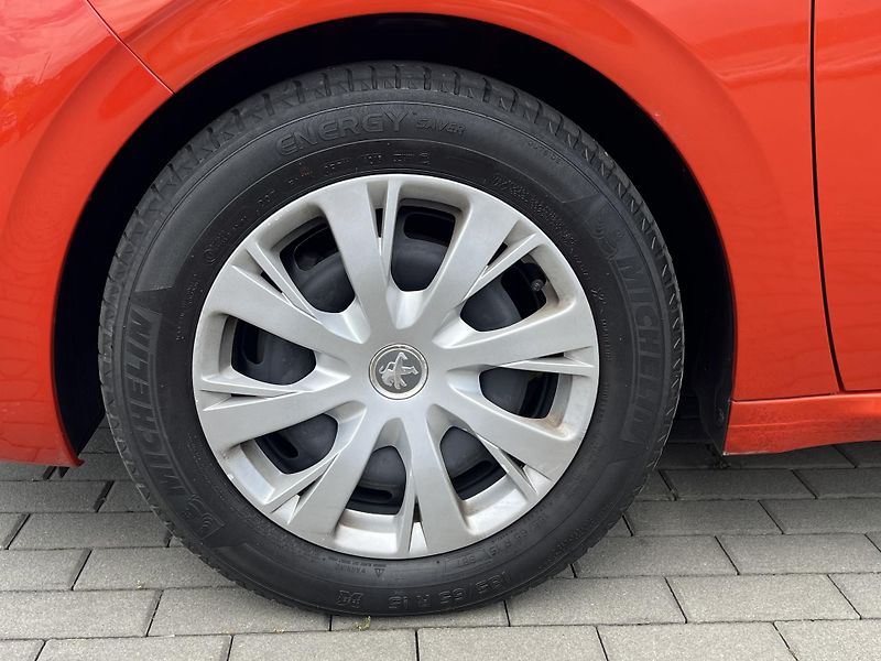 Peugeot 208 1.2*Servis*Tempomat*DPH* - fotka 35 z 37