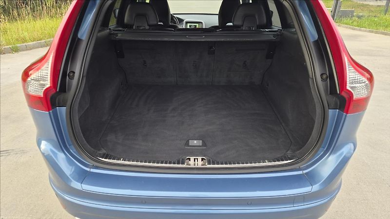 Volvo XC60 2,4 D5 140Kw Summum AWD AT DPH - fotka 20 z 22