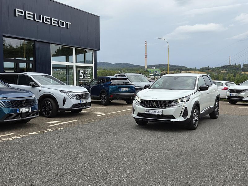 Peugeot 3008 (2023) 1.5 BHDi 130 ALLURE MAN6 - fotografie inzerátu