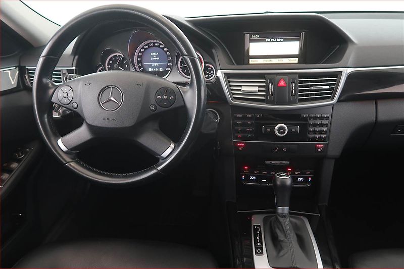 Mercedes-Benz Třídy E (2010) E 250 CDI, Automat, Navi - fotka 7 z 19