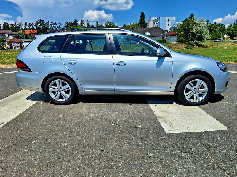 Volkswagen Golf (2012) VW Golf 1.6 tdi WEBASTO - fotka 8 z 19