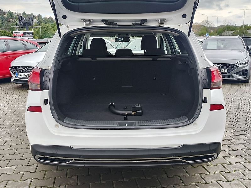 Hyundai i30 1.5 117kW Komfort - fotka 9 z 31