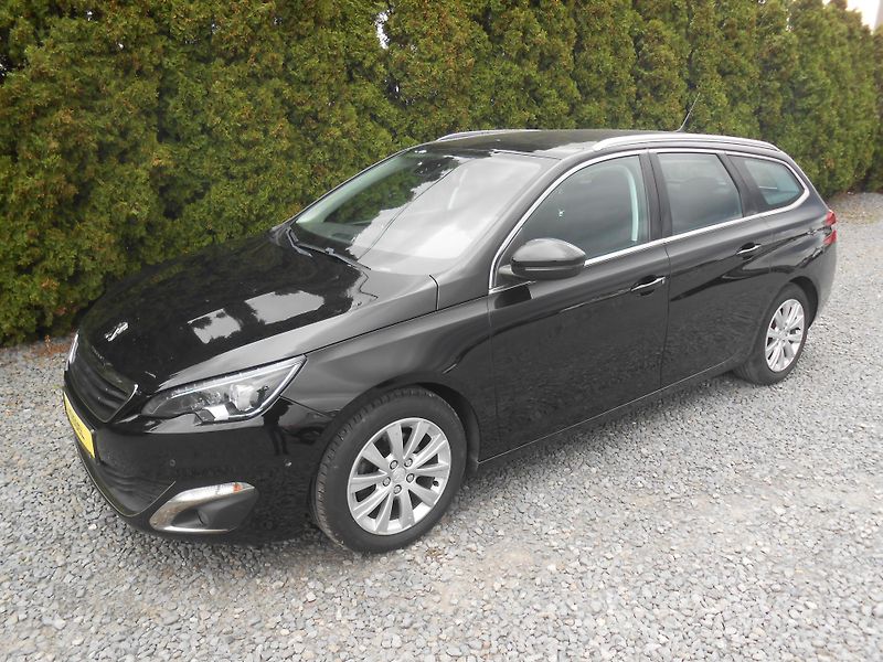 Peugeot 308 1.6HDi, KAMERA,NAVI,FULL LED! - fotka 3 z 40