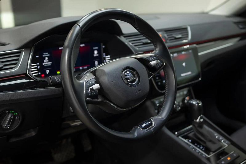 Škoda Superb 2.0 TDI 147 kW 4x4 L&K - fotka 7 z 38