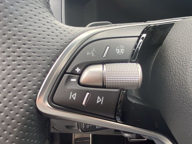 Škoda Karoq (2025) 2,0 TDI 110kW 4x4 DSG Sportlin - fotka 17 z 33