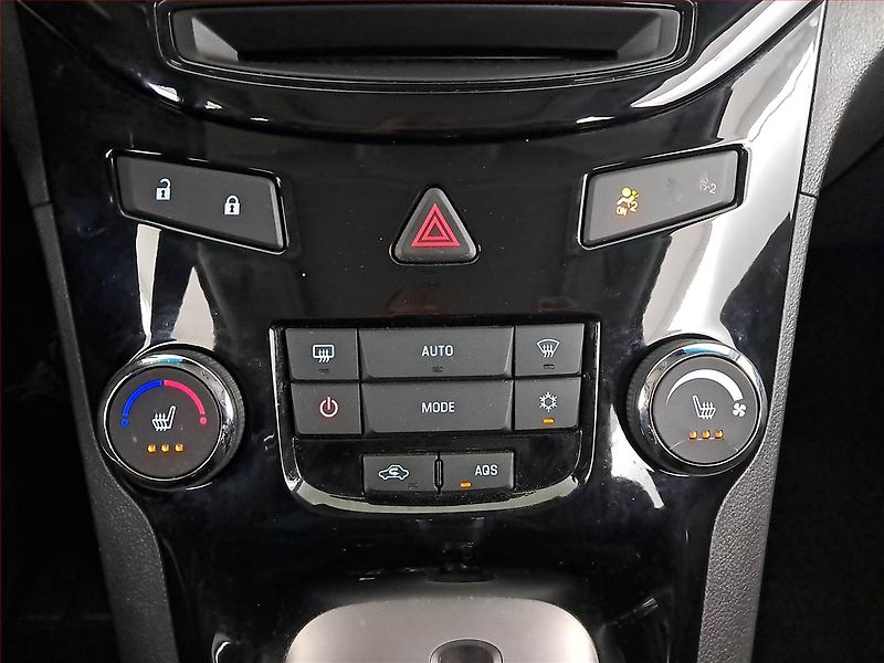 Chevrolet Orlando (2014) 1.8i, LPG, Automat, 7 míst - fotka 17 z 21