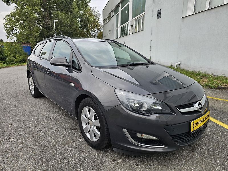 Opel Astra (2013) J 1.7CDTI - fotka 7 z 17