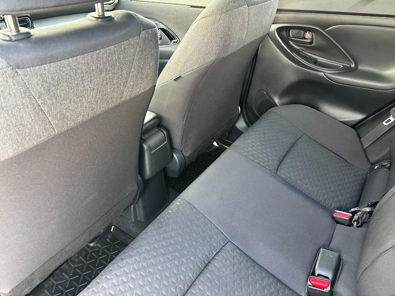 Toyota Yaris Cross 1.5 HSD e-CVT Style AWD - fotka 24 z 27