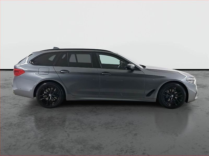 BMW Řada 5 (2020) M Sport 530d xDrive - fotka 6 z 25