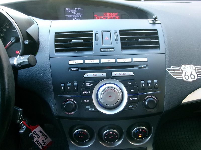 Mazda 3 (2010) 1,6 16V AUTOKLIMA 90th EDITION - fotka 15 z 28