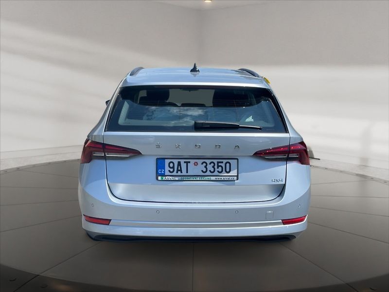 Škoda Octavia 2,0 TDI Ambition 4x4 DSG - fotka 5 z 11