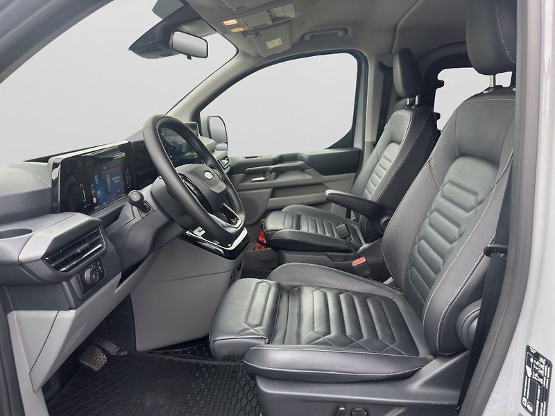 Ford Tourneo Custom (2024) 2,0 EcoBlue 125kW AWD - fotka 7 z 14