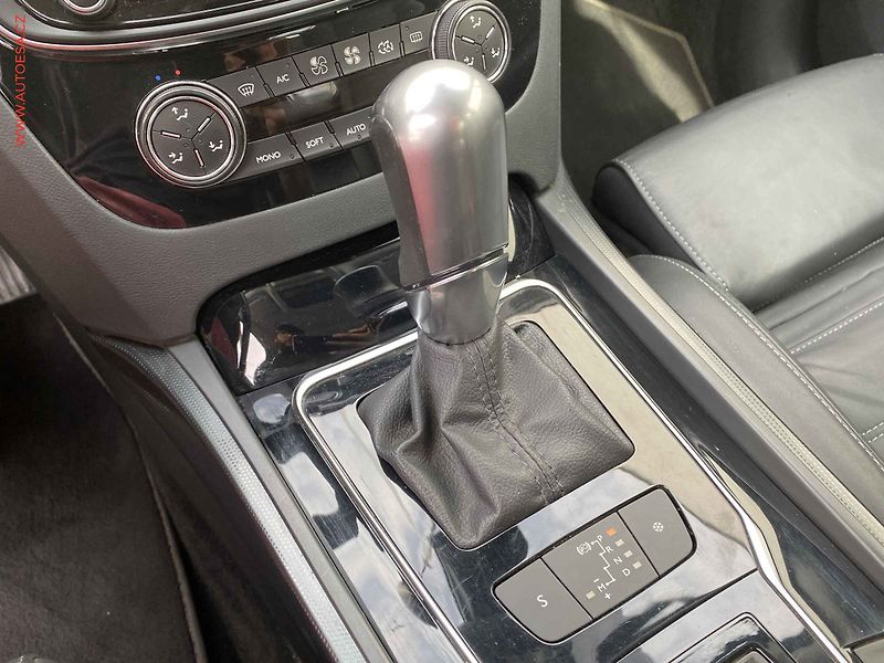 Peugeot 508 (2014) 2.0 HDi, Allure, AT, LED, TZ - fotka 15 z 18