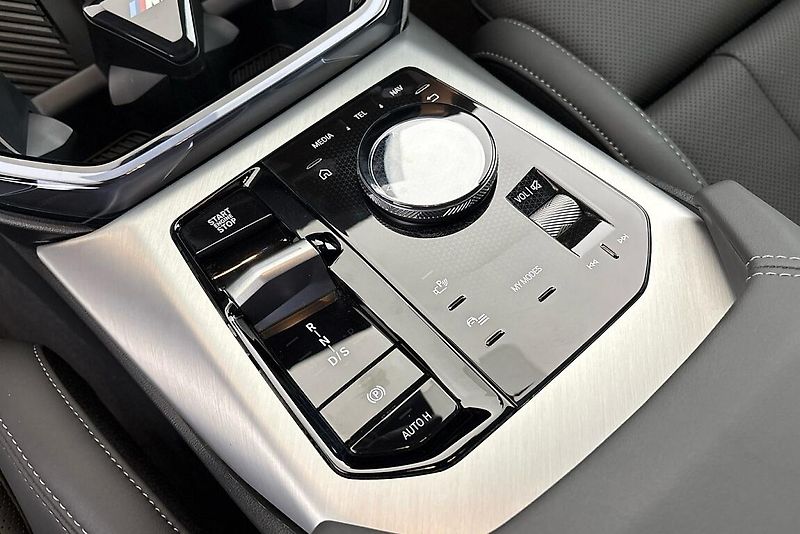 BMW X3 M50 xDrive - fotka 22 z 25