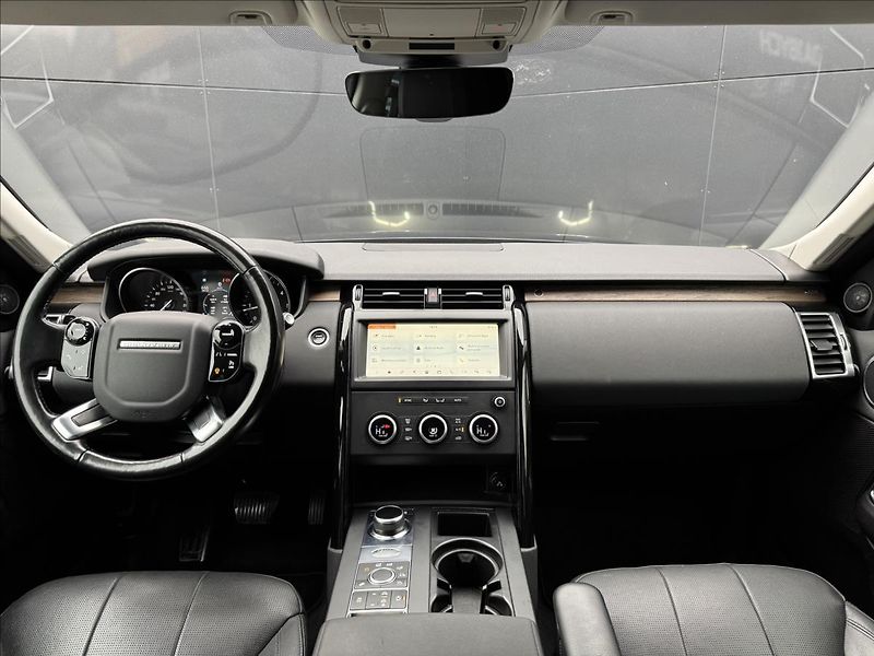 Land Rover Discovery 3,0 SDV6 SE AT AWD ČR DPH - fotka 14 z 28