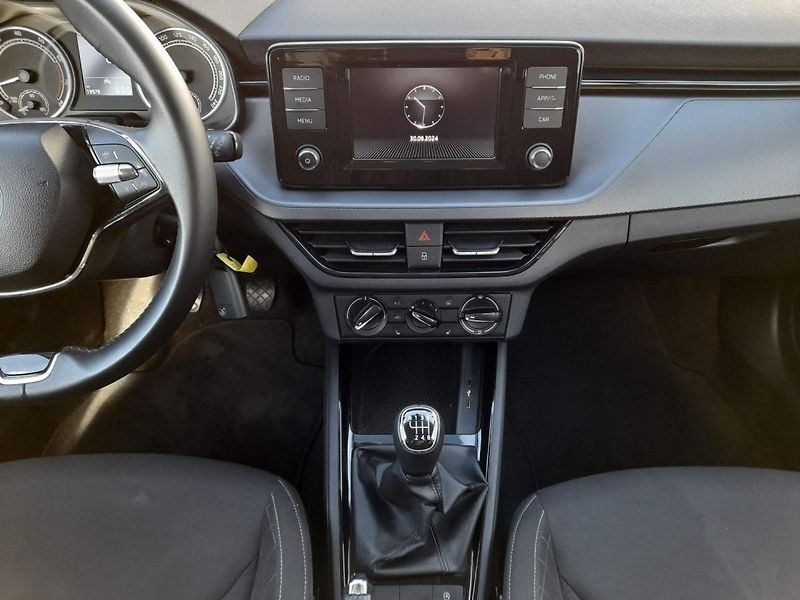 Škoda Scala Ambition Plus 1.5 TSI 110kW 6M - fotka 21 z 28