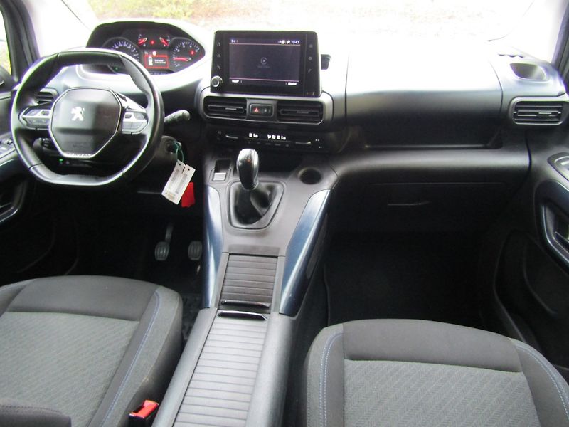 Peugeot Rifter (2020) 1.5 HDI LONG  7 MÍST - fotka 15 z 39