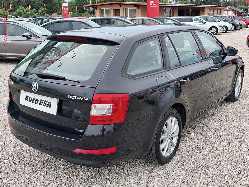 Škoda Octavia (2015) 2.0 TDi, ČR, AC, výhřev sed - fotka 4 z 19