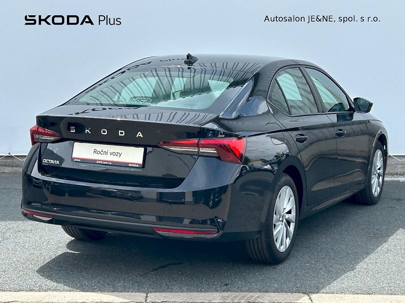 Škoda Octavia (2025) Selection 2.0 TDI 85 kW - fotka 2 z 29