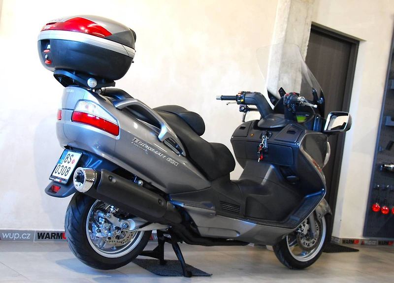 Suzuki Burgman 650 Executive (2007) - fotka 4 z 21