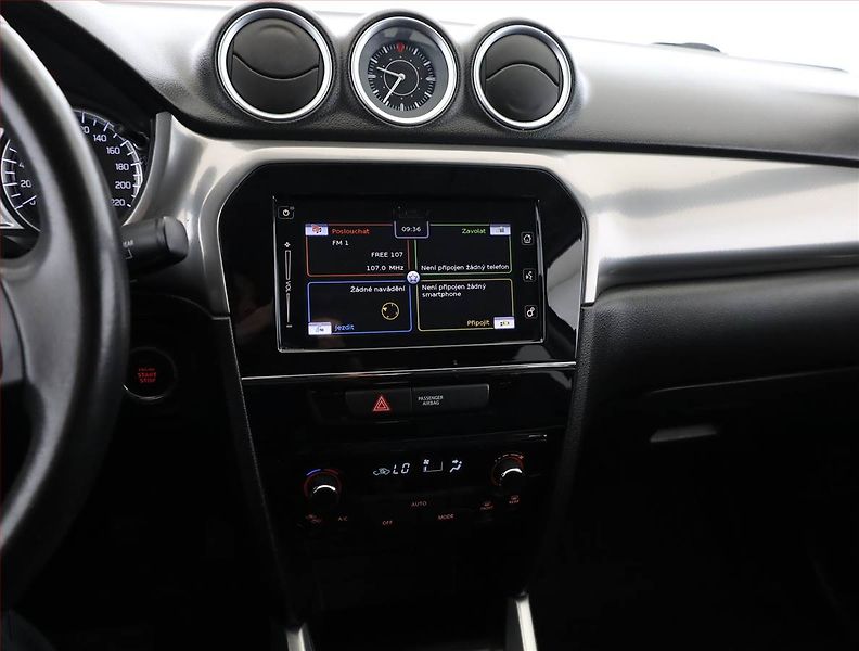 Suzuki Vitara (2017) 1.6 DDiS, Kůže, Navi, Tempomat - fotka 10 z 19
