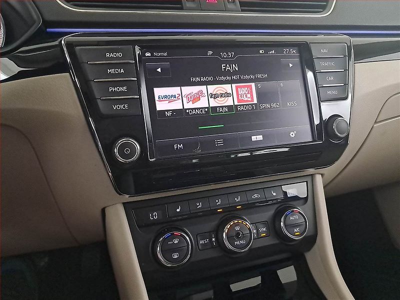 Škoda Superb (2015) Laurin&Klement 2.0 TDI - fotka 12 z 30
