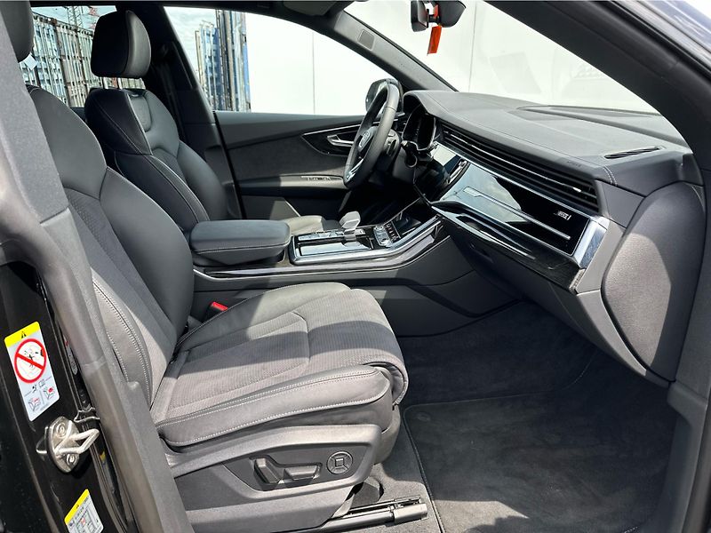 Audi Q8 (2025) 50 TDI quattro - fotka 24 z 25