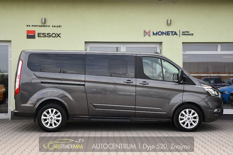 Ford Tourneo Custom 2.0EcoBlue 8.MÍST TITANIUM - fotka 6 z 43