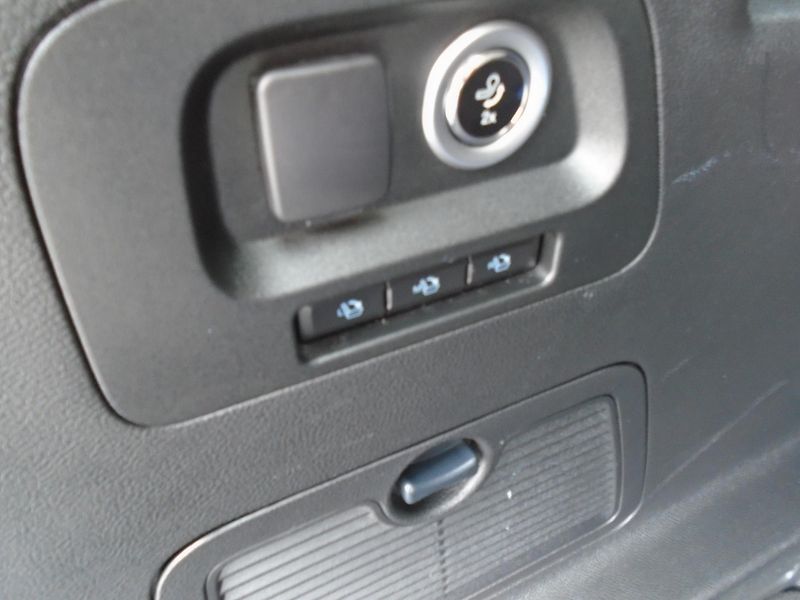 Ford S-MAX 2,0EcxoBlue 140kW 8A Vignale - fotka 33 z 46