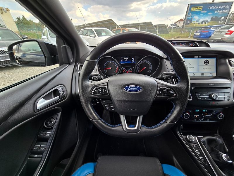 Ford Focus (2017) RS 2.3 EcoBoost 250KW AWD - fotka 13 z 22