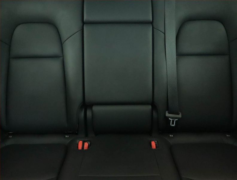 Tesla Model Y (2021) Long Range AWD 75kWh, SoH 91% - fotka 10 z 22