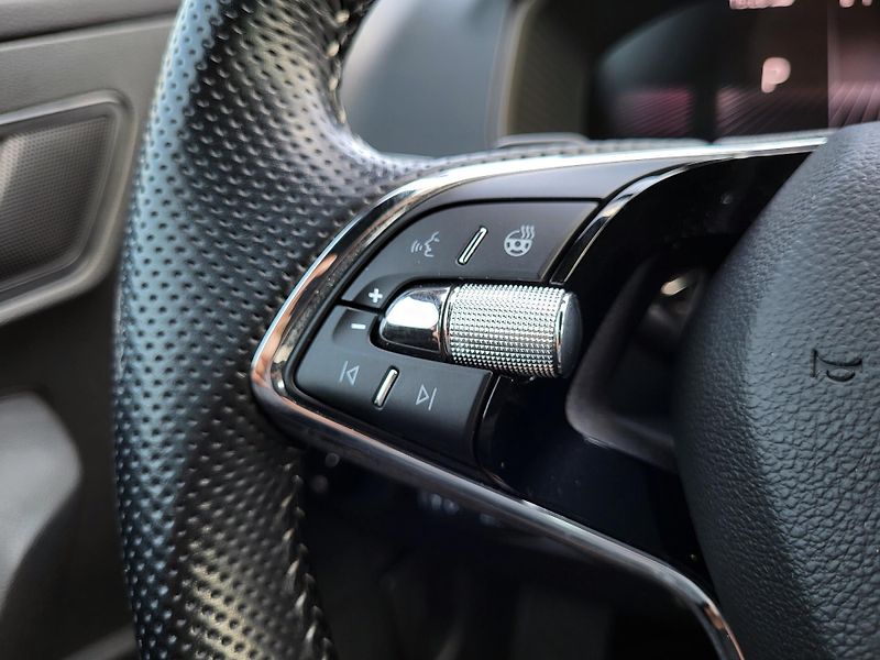 Škoda Karoq 1.5 TSI 110kW DSG SPORTLINE  - fotka 22 z 45