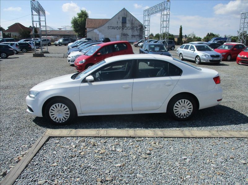 Volkswagen Jetta 1,6 TDI,klima,servis,1.maj,CZ, - fotka 4 z 32